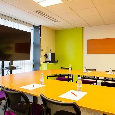 מלון Ibis Bercy Village 3*