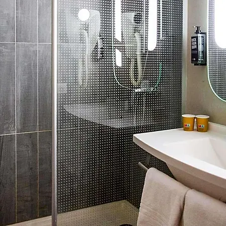 מלון Ibis Bercy Village 3*
